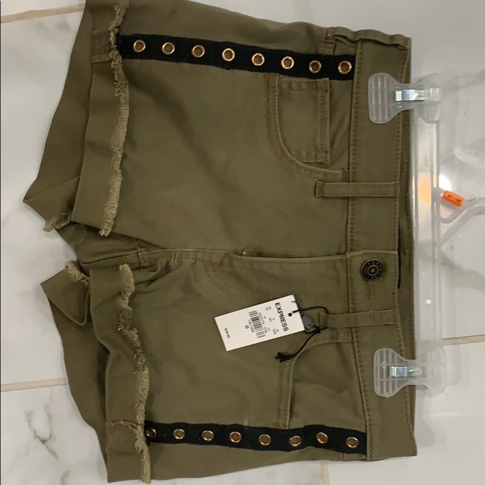 Shorts NWT